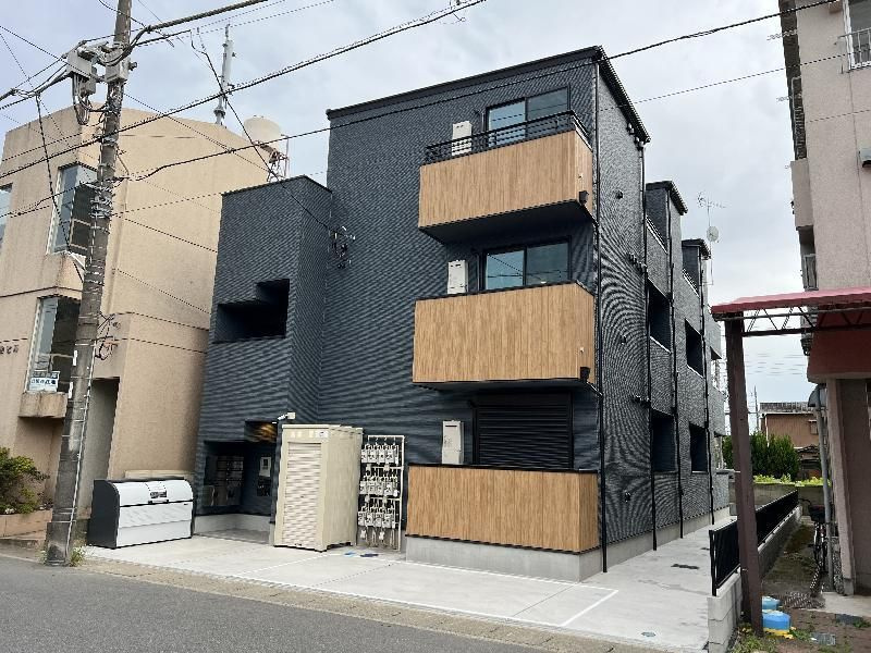 SQB(エスキュービー)