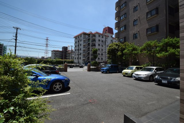 ガーデンアネックスの駐車場|敷地内駐車場