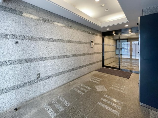 スピカレジェント 401号室のエントランス