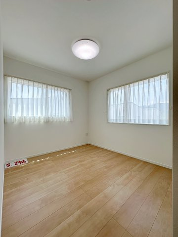 佐伯区皆賀1丁目 No.4の洋室|5.4帖の洋室☆