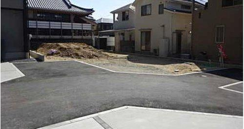 北大河町　No.1の前面道路含む現地写真|区画内は広く道路が作られており、ちょっとしたお子様の遊び場にもなります♪