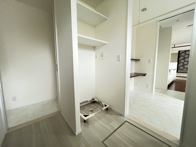 中古住宅　段下のランドリースペース