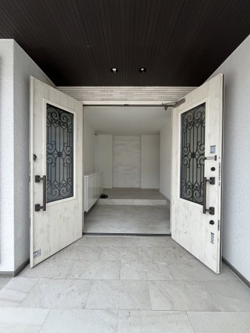 中古住宅　段下の玄関