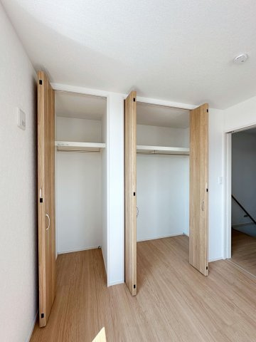 佐伯区藤垂園 No.1の収納|全居室収納☆
6帖洋室のクローゼットです♪