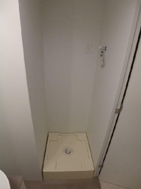 【設備】 | LEGALAND高円寺 | 室内洗濯機置き場。