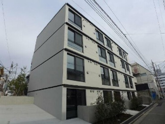 【外観】 | 鉄筋コンクリート造のがっちりとした建物。