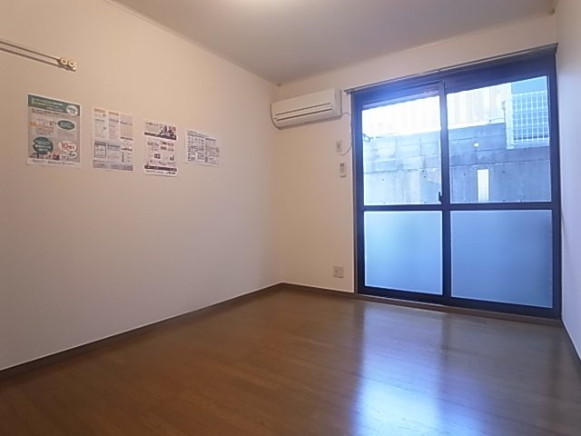 神戸市須磨区南落合１丁目のアパートの居間・リビング|リビング