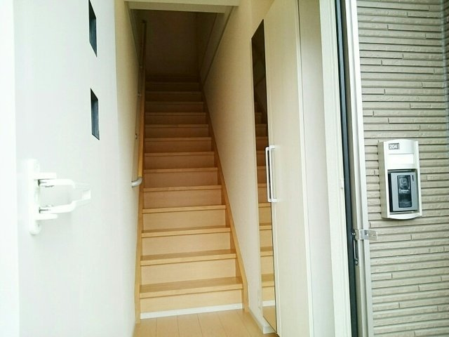 アリ・ビラⅢの玄関|きれいな玄関です