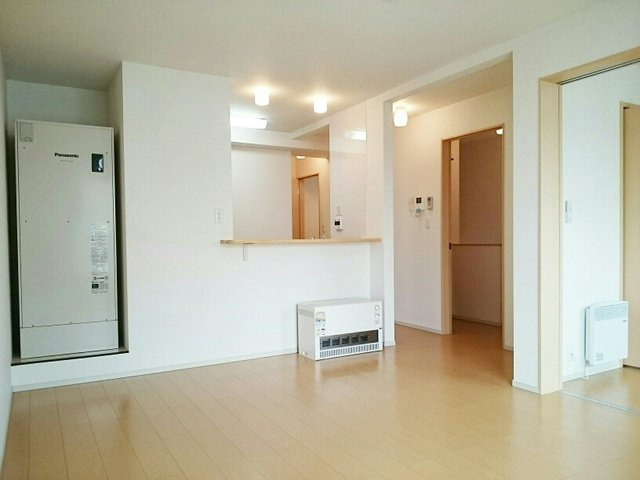 アリ・ビラⅢの居間・リビング|使いやすい居間です