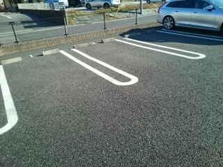 【駐車場】 | クラシオン | 駐車場があるので、車を買う予定の方も安心です