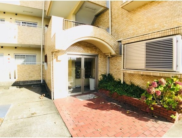 パークサイド大和園のエントランス