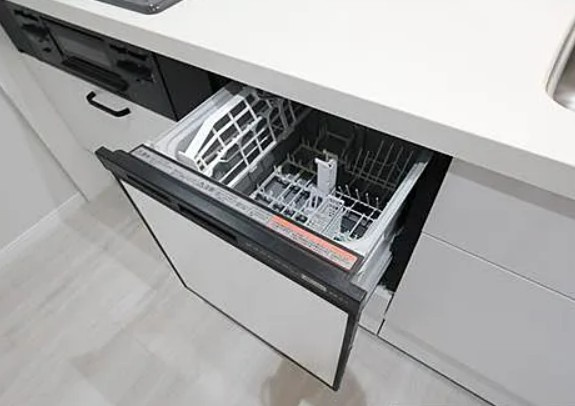 【中古マンション】ライオンズマンション坂戸のキッチン|食器洗い乾燥機付きで家事の負担も軽減♪