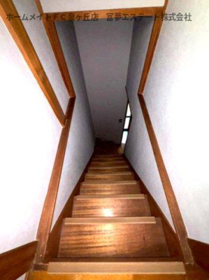 【内装】 | 深阪2丁戸建 | 2階踊り場から1階へ