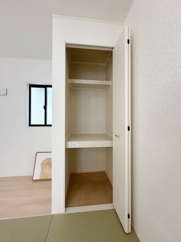 安佐南区川内2丁目 No.8の収納|和室収納☆
布団やお子様のおもちゃを収納するのに便利です♪