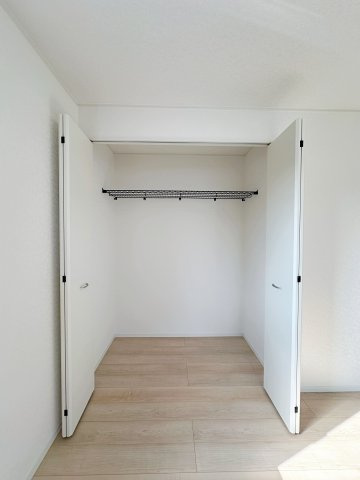安佐南区川内2丁目 No.8の収納|2階6帖洋室のクローゼット☆