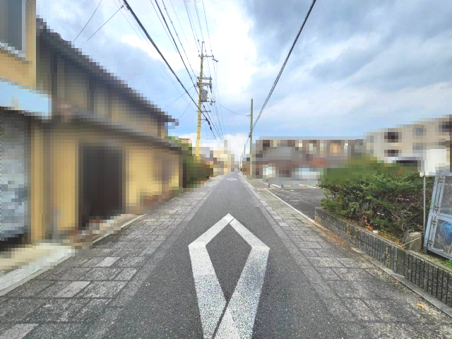 【価格改定】向日市寺戸町東野辺の前面道路含む現地写真|教育施設も徒歩約10分圏内の為、お子様の通学も安心！