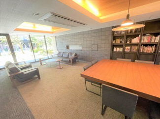 【その他共用部分】 | ブックラウンジ　在宅ワークのパソコン作業に活用できます。