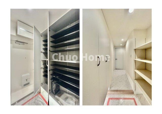 ニューハイツ中川の玄関|【玄関】玄関には大型のシューズクローゼットを設置しておりますのでいつでもスッキリりとした空間を保てます。玄関周りを清潔に使うのはとても大事なことですよね。