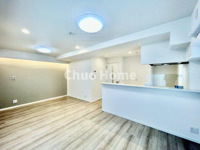 【居間・リビング】 | ニューハイツ中川 | 【居間・リビング】「ＬＤＫは家族団らんをデザイン」広いＬＤＫでは家族が集まり一緒の時間を過ごせる工夫がされております。何気ない一日の当たり前のひとコマがいつか一生の宝物になります