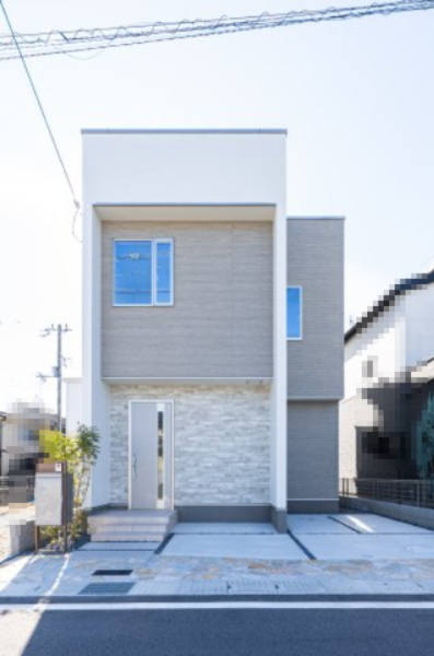 【価格改定】向日市上植野町御妙林の外観|明るい外壁のお洒落な外観です。