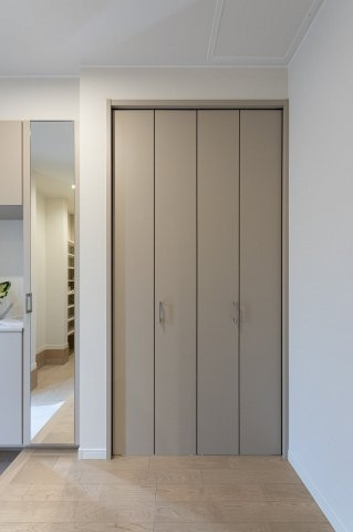 【価格改定】向日市上植野町御妙林の収納|玄関ホールの収納。