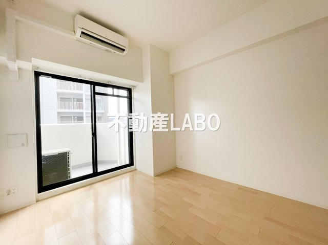 ベルエ難波西の洋室