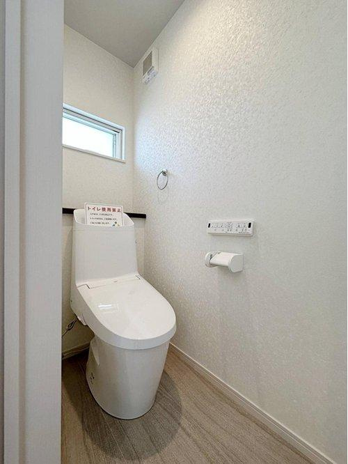 廿日市市宮島口上1丁目 No.Aのトイレ|1階ウォシュレットトイレ☆
各階にウォシュレットトイレがついています♪