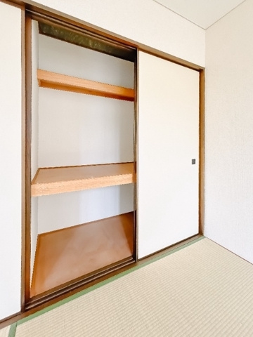 日高市高萩東１丁目のアパートの収納|専用の収納スペースです