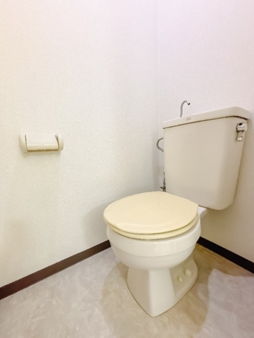 日高市高萩東１丁目のアパートのトイレ|シンプルで使いやすいトイレです