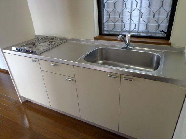 鶴舞4丁目戸建貸家のキッチン|1階キッチン