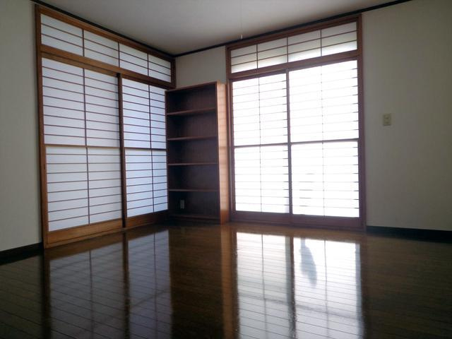 鶴舞4丁目戸建貸家の内装|過ごしやすい室内です