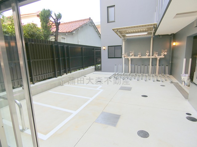 スタイリオ池上SOUTHのその他共用部分|バイク置き場5.500円　駐輪場無料　空き状況等詳細はお問合せ下さい。