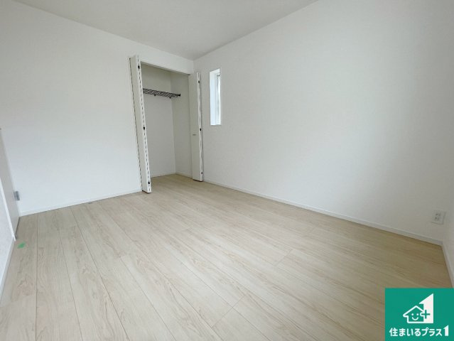 大津市坂本　第34期　新築一戸建ての洋室|シンプルな洋室は、自分好みのインテリアが楽しめます♪ご家族とインテリアや家具を選びに行くのは新築購入時の醍醐味の一つです。ぜひお楽しみください♪