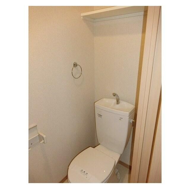 写真は同物件の別部屋です。