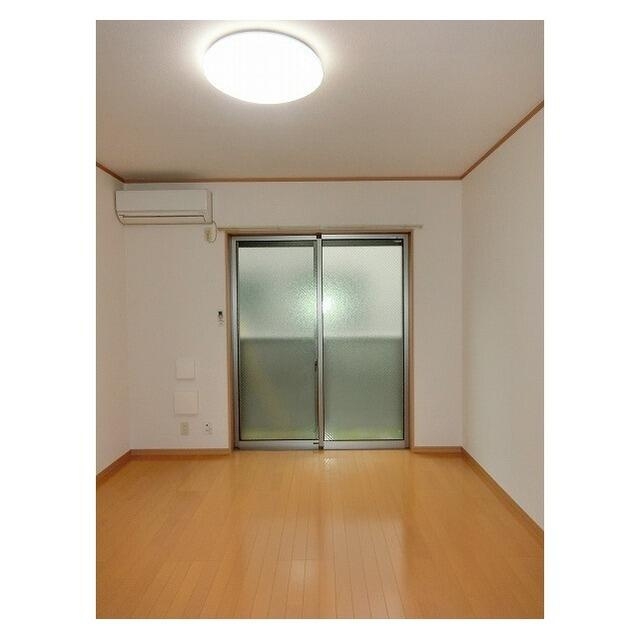 写真は同物件の別部屋です。