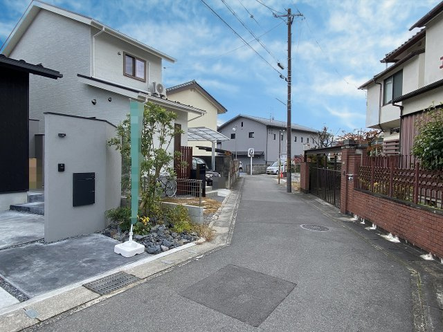 岩倉三宅町 新築戸建(1号地)の前面道路含む現地写真