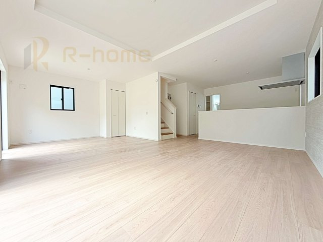 土浦市中央3期　新築戸建て　1号棟の外観|ご予約を頂ければ、『平日』はもちろん『早朝』や『夜間』もご見学可能です♪お気軽にお申し付けください♪