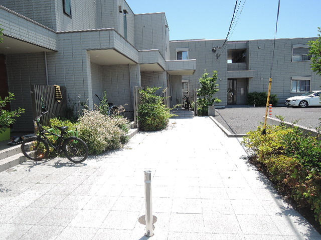 シェル鵠沼海岸　EASTのロビー