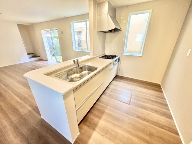 【仲介手数料無料／愛西市】愛西市大井町宮新田　リーブルガーデン　新築戸建　のキッチン