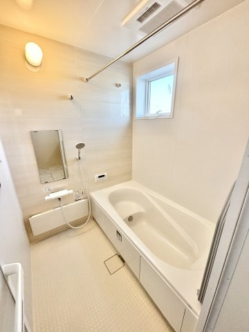 【仲介手数料無料／愛西市】愛西市大井町宮新田　リーブルガーデン　新築戸建　の浴室