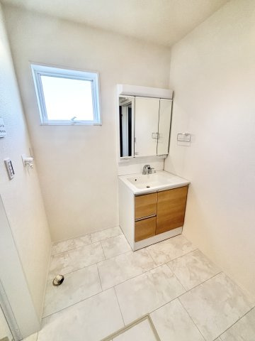 【仲介手数料無料／愛西市】愛西市大井町宮新田　リーブルガーデン　新築戸建　の独立洗面台