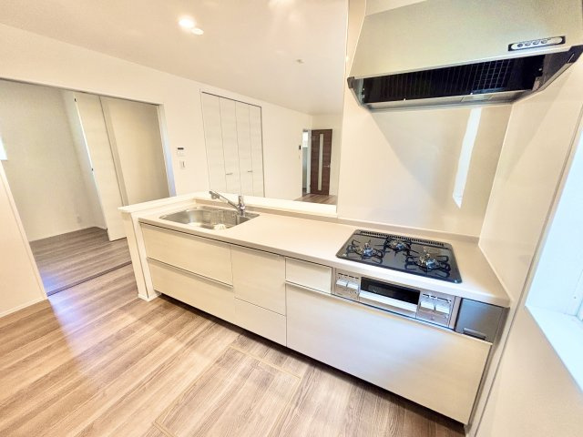 【仲介手数料無料／愛西市】愛西市大井町宮新田　リーブルガーデン　新築戸建　のキッチン