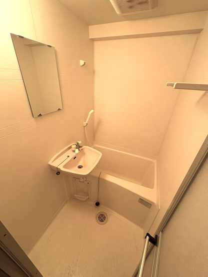 【浴室】 | The Glade Residence East