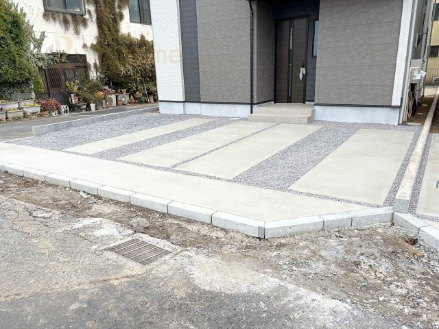 土浦市中央3期　新築戸建て　2号棟の駐車場|カースペースは2台お停めいただけます♪