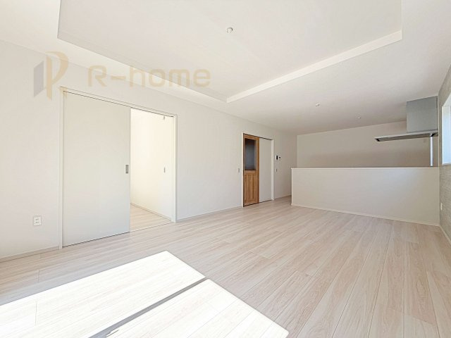 土浦市中央3期　新築戸建て　2号棟の外観|ご予約を頂ければ、『平日』はもちろん『早朝』や『夜間』もご見学可能です♪お気軽にお申し付けください♪