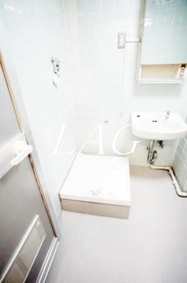 【設備】 | 梅田マンション | 室内洗濯機置き場です。