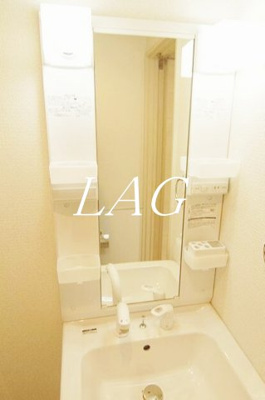 【洗面所】 | ホームズ千住Ⅱ | 独立洗面台です。