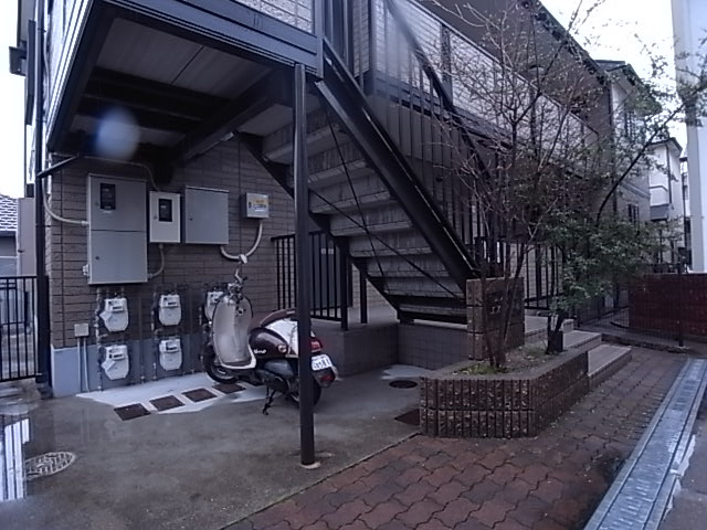 神戸市長田区長田町６丁目のアパートのエントランス