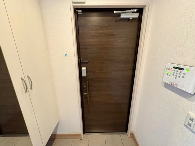 セジュール茨木駅前の玄関