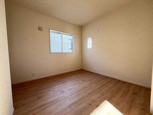 【子供部屋】 | 福岡市城南区梅林5丁目　1号棟（全3棟）【仲介手数料無料・0円】 | 現地写真。